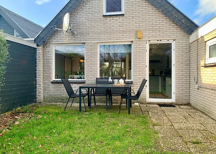 In Sint Maartenszee Near * Sint Maartensvlotbrug